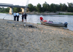 В Волжском 15-летний подросток утонул после прыжка с моста на острове Зеленом