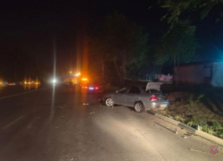 В Волжском «Ниссан» и «Мерседес» не поделили дорогу