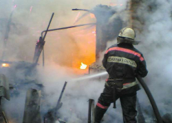 На севере Волгограда при пожаре в СНТ погиб неизвестный дачник