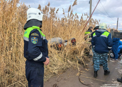В Волгограде возбуждено уголовное дело по факту гибели двух подростков при падении автомобиля в водоём