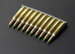 По Волжскому с автоматным магазином разгуливал бывший заключенный