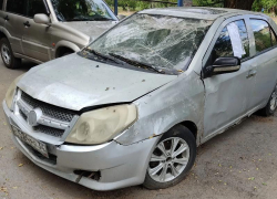 В Волжском продолжают эвакуировать брошенные автомобили на штрафстоянки