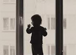 3-летний малыш выпал из окна второго этажа под Волгоградом