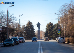 В Волжском без предупреждения изменили организацию движения