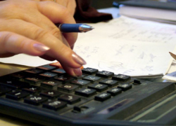 В Волжском бухгалтер молсыркомбината украла 3 миллиона 600 тысяч рублей