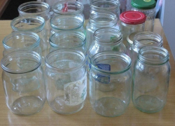 В Волжском лжепокупатель банок похитил у пенсионерки 100 тысяч