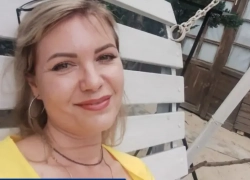 Любимую Юлию Алексееву поздравляет с Днем рождения семья
