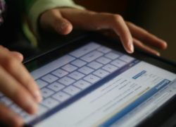 26-летний волжанин соблазнял ВКонтакте 12-летнюю девочку, пока жена была на работе