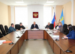 Депутаты Волжского ищут способы удержать врачей служебными квартирами