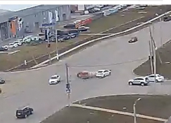 В Волжском при столкновении двух иномарок пострадал водитель 