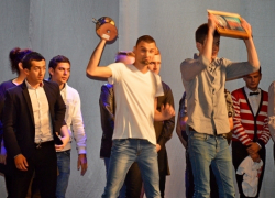 В Волжском обладателями "Кубка мэра" стал дуэт "Боб и Доб"