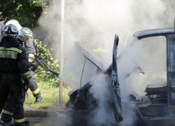 В волжском СНТ сгорел автомобиль