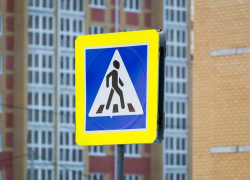 В Волжском на пешеходном переходе 18-летний водитель насмерть сбил пенсионерку