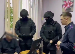 Глава отдела администрации Волгограда 3 года прикрывал огрехи УК за взятки