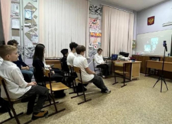 Волжская школа провела первый телемост с учениками Санкт-Петербурга и Мариуполя
