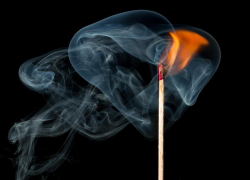 Пожар в многоквартирном доме в Волжском