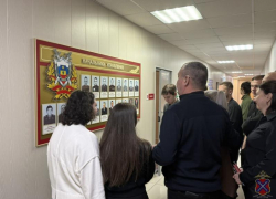 Волжские студенты примерили на себя роль сотрудников МВД