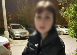 Суд отправил в СИЗО 22-летнюю волжанку за развод пенсионерки на 1,7 миллиона
