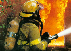 На севере Волгограда взорвалась котельная: повреждены машины и здание