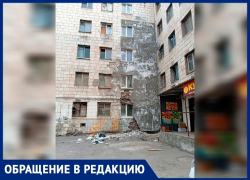 «Общага хуже нашей»: жительница аварийного дома в Волжском возмущена предложением властей