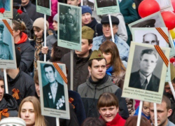 В Волжском панно из штендеров для «Бессмертного полка» украсит новый музей