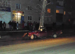 В Урюпинске 28-летний водитель «семерки» погиб, врезавшись в дерево