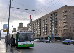 Волжские автобусы продолжают ронять пенсионеров в салоне