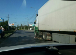 На севере Волгограда фура задавила пешехода