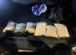 Волгоградец-рецидивист вез на Кубань 6 кило наркотиков в тайнике под колесом и арсенал оружия