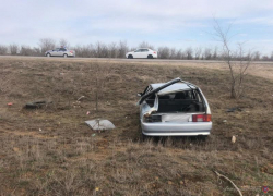 Машина - в кювете, девушка - в больнице: под Волжским случилось ДТП