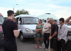 За утренний рейд среди сезонных рабочих поймали 10 мигрантов в Волжском