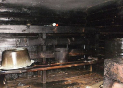 В Волжском из-за нарушений правил безопасности сгорела баня