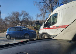 В Волжском авария с пострадавшими попала на фото: на месте врачи и МЧС