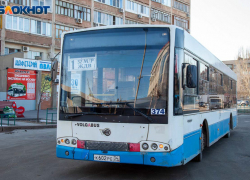 Автоколонна назвала незаконным высадку детей из автобусов в Волжском