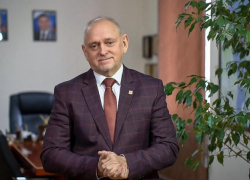 «Вы наполняете смыслом каждый наш день»: Игорь Воронин трогательно поздравил волжанок с 8 Марта