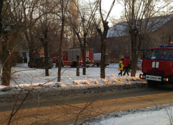 Здание наркодиспансера загорелось рано утром в Волжском