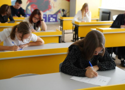 В Волжском 1230 выпускников написали итоговое сочинение для допуска к ГИА