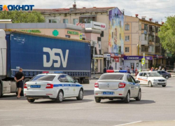 Волжские сотрудники ГАИ приглашали водителей в цирк