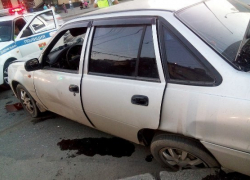 В центре Волгограда таксист на "Дэу-Нексия" едва не угробил двух женщин