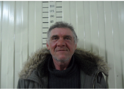 В Волгограде бомж со шприцом снова ограбил офис займов