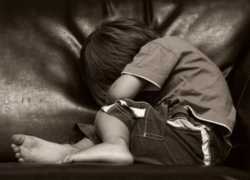 В Волжском мать-наркоманка превратила жизнь 9-летнего сына в ад 