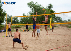 Волейбольный турнир в самом разгаре в Волжском