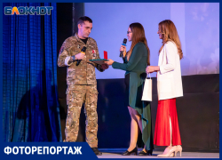 16 писем и 6 медалей: в Волжском отметили тех, кто приближает победу в тылу