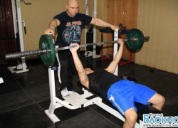 В Волжском прошли соревнования по пауэрлифтингу