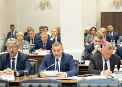 Будут ли проблемы демографии решать за счет мигрантов? Бочаров выступил о проблеме рождаемости в Волгоградской области