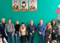 В лицее Волжского открыли мемориал памяти погибшим на СВО 
