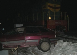 В Урюпинске водитель «четырнадцатой» не успел проскочить перед тепловозом