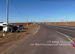 На трассе "Москва - Волгоград" 50-летний москвич протаранил световую опору и погиб
