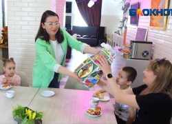 Питание в школах, опека и подарки: Татьяна Глухова обсудила вопросы с многодетными мамами Волжского