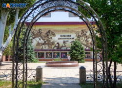 В период нерабочих дней театры Волжского работают в очном формате и онлайн